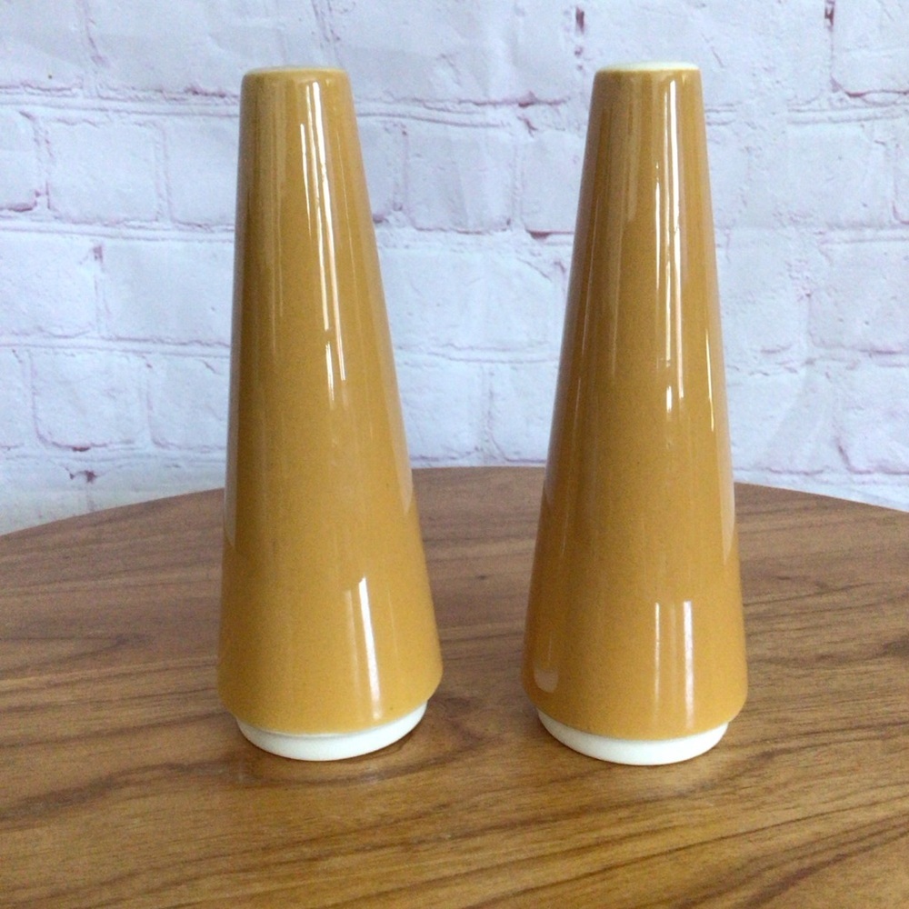 Vintage Golden Orange Ceramic Salt and Pepper Shaker Pair - Picture 2 of 6